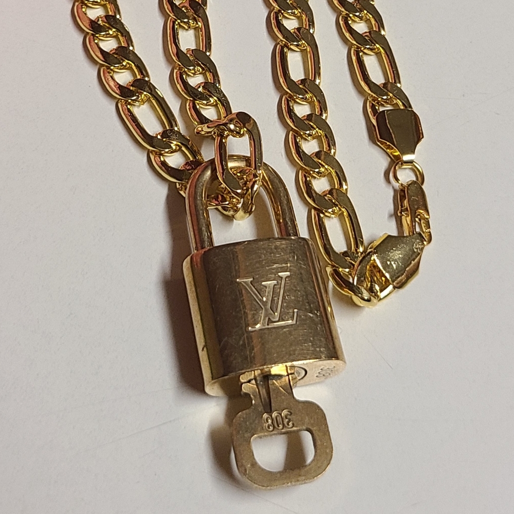 #308🔥 Louis Vuitton Lock And Key with gp Chain - Picture 8 of 12
